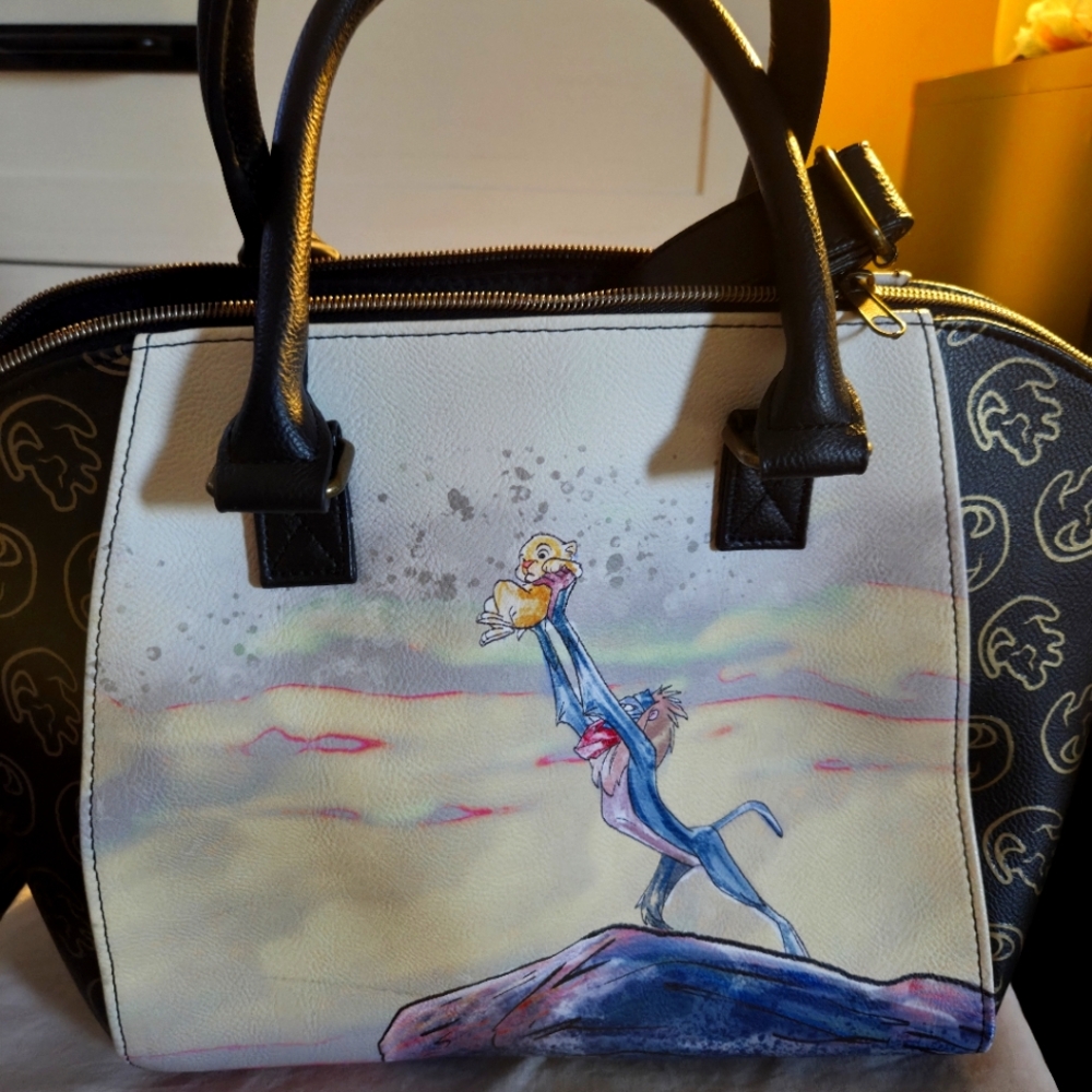 Disney Crossbody Bag with Lion King Design - Black and White